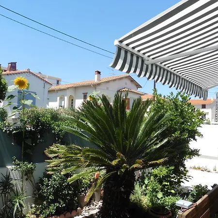 Maison Beausoleil Bed & Breakfast *